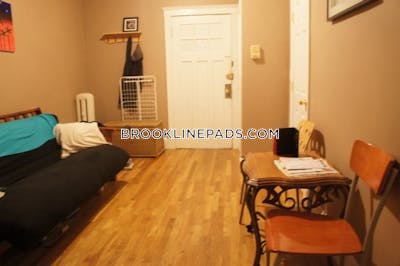 Brookline 4 Beds 1 Bath  Boston University - $6,700 No Fee