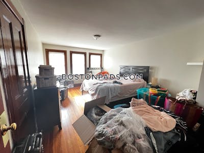 Allston 3 Bed, 1 Bath Unit Boston - $3,650 No Fee