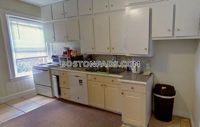 Brookline 4 Beds 1.5 Baths  Coolidge Corner - $4,250 No Fee