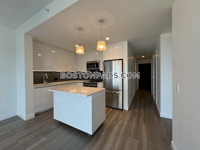 West End 1 Bed 1 Bath + Den Boston - $7,335
