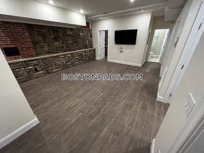 Brookline Modern 3 bed 2 bath available NOW on Beacon St in Brookline!   Washington Square - $4,300 No Fee