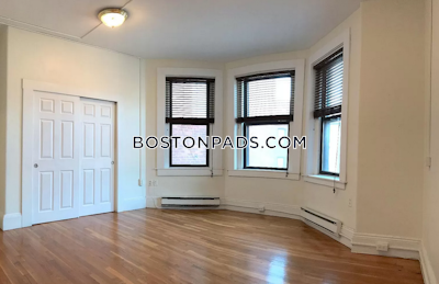 Back Bay Very nice 1 Bed 1 Bath on Boylston St Boston - $3,100 No Fee