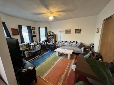 Somerville 4 Beds 1 Bath  Winter Hill - $4,500
