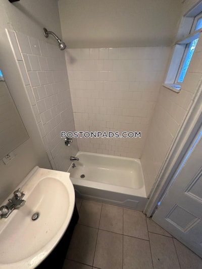 Cambridge 3 Beds 1 Bath  Central Square/cambridgeport - $3,700