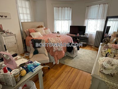 Allston/brighton Border 3 Beds 1 Bath Boston - $4,200