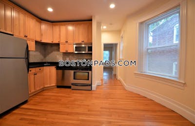 Brookline Sunny 4 bed 1 bath available now on Winthrop Rd in Brookline!! Washington Square - $5,800