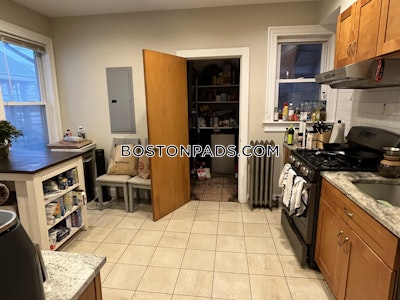 Allston 3 Beds 1 Bath Boston - $4,000