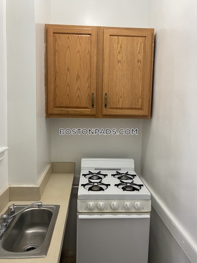 Northeastern/symphony Studio 1 Bath Boston - $2,200 50% Fee