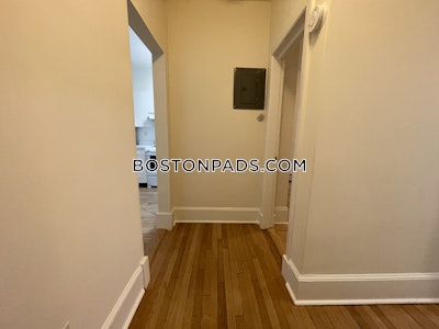 Brookline 1 Bed 1 Bath BROOKLINE- WASHINGTON SQUARE $2,650  Washington Square - $2,650 No Fee