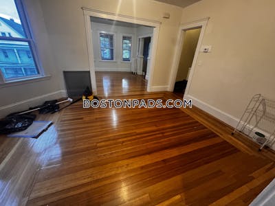 Somerville 3 Bed 1 Bath SOMERVILLE- WEST SOMERVILLE/ TEELE SQUARE $3,600 West Somerville/ Teele Square - $3,600