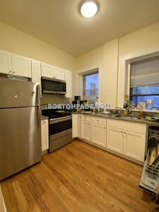 Brookline 2 Bed 1 Bath BROOKLINE- COOLIDGE CORNER $3,800  Coolidge Corner - $3,600 No Fee