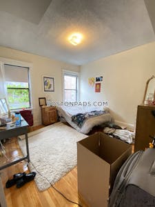Brookline 4 Beds 2 Baths  Boston University - $5,200 No Fee