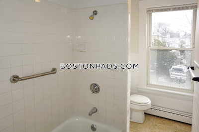 Waltham 1 Bed 1 Bath - $2,500
