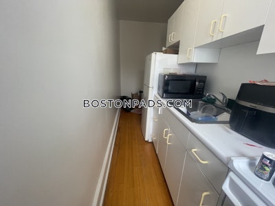 Brookline 1 Bed 1 Bath  Washington Square - $2,710 No Fee