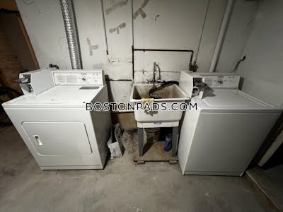 Brookline 2 Bed 1 Bath BROOKLINE  Brookline Hills - $3,300