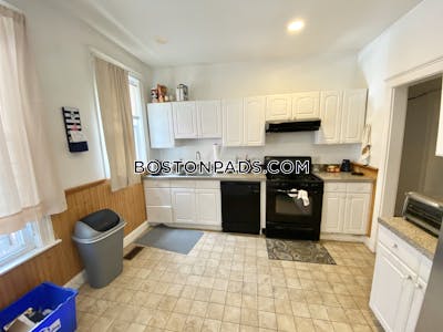 Mission Hill 3 Beds 1 Bath Boston - $4,400