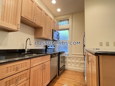 Back Bay 1 Bed Back Bay Boston - $3,900
