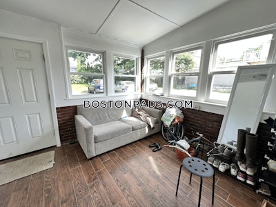 Brighton Great 4.5 bed 2 bath available 9/1 on Washington St in Brighton! Boston - $4,700
