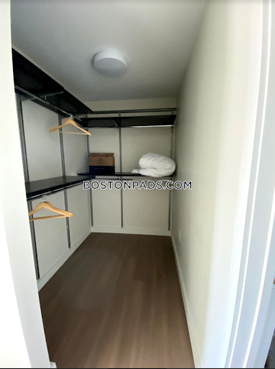 Back Bay 1 Bed 1 Bath Boston - $4,632