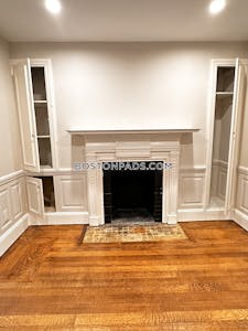Brookline 3 Beds 1 Bath  Beaconsfield - $4,595