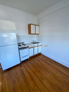 Northeastern/symphony Studio 1 Bath Boston - $2,000