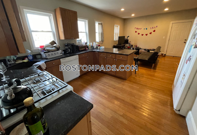 Somerville 4 Beds 1 Bath  Tufts - $5,100