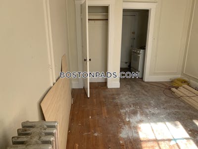 Brookline 1 Bed 1 Bath on James St in Brookline Coolidge Corner - $2,650 No Fee