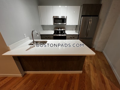 Lynn 2 Beds 1 Bath - $2,600