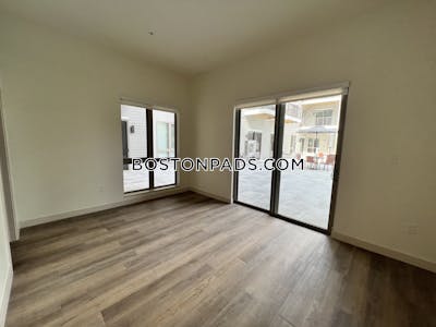 Newton Newly renovated Studio 1 bath available NOW on Los Angeles St in Newton!   Newtonville - $2,742