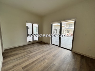 Newton Newly renovated Studio 1 bath available NOW on Los Angeles St in Newton!   Newtonville - $2,742
