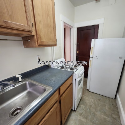 Somerville 1 Bed, 1 Bath Unit  Winter Hill - $2,250