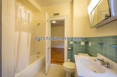 Brookline 4 Bed 2 Bath BROOKLINE- BOSTON UNIVERSITY $5,200 Boston University - $5,200 No Fee