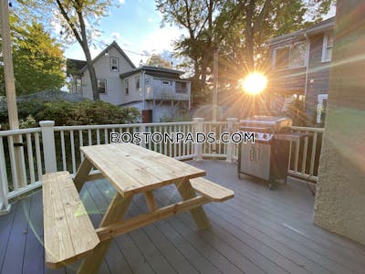 Somerville 5 Beds 2.5 Baths Tufts  Tufts - $9,000