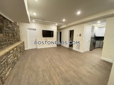 Brookline 3 Bed 2 Bath BROOKLINE- WASHINGTON SQUARE $4,300  Washington Square - $4,300 No Fee