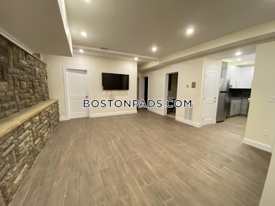 Brookline 3 Bed 2 Bath BROOKLINE- WASHINGTON SQUARE $4,300  Washington Square - $4,300 No Fee