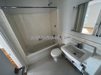 Brookline 1 Bed 1 Bath BROOKLINE- COOLIDGE CORNER $3,453  Coolidge Corner - $3,251