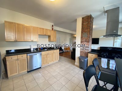 Mission Hill Delightful 4BD 1.5BA Mission Hill Apartment Boston - $5,000 No Fee