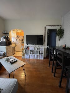 Brookline 2 Bed 1 Bath BROOKLINE- WASHINGTON SQUARE $2,700 Washington Square - $2,600