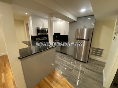Brookline Spacious 3 bed 2 bath available NOW on Beacon St in Brookline! Cleveland Circle - $4,300 No Fee