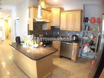 Allston 5 Beds 2 Baths Boston - $6,000