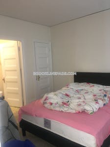 Brookline Apartment for rent 1 Bedroom 1 Bath  Coolidge Corner - $2,525 No Fee