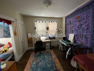 Fenway/kenmore Nice Studio available 6/1 on Park Dr. in Fenway! Boston - $2,495 No Fee