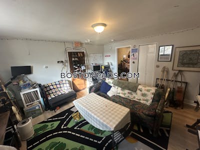 Brighton Renovated 2 bed 1 bath available 9/1 on Chiswick Rd in Brighton! Boston - $2,720