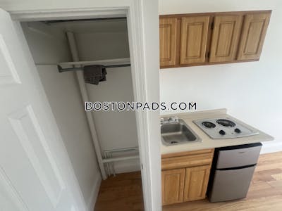 Brookline 0 Bed 1 Bath BROOKLINE- BOSTON UNIVERSITY $1,795 Longwood Area - $1,795