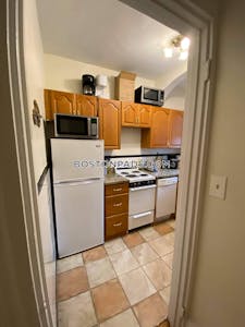 Brookline Apartment for rent 1 Bedroom 1 Bath Coolidge Corner - $2,500 No Fee