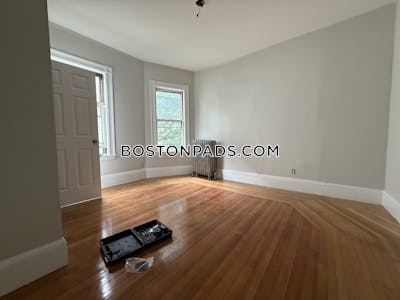 Allston 5 Beds 2 Baths Boston - $5,800 No Fee