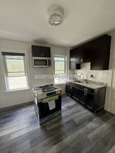 Cambridge Apartment for rent 3 Bedrooms 1 Bath Central Square/cambridgeport - $4,400 No Fee