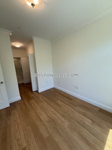 Brookline 1 bedroom 1 baths in BROOKLINE  Chestnut Hill - $3,170 No Fee