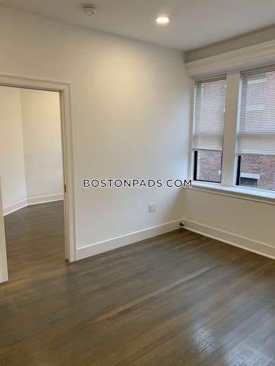 Fenway/kenmore (--NO FEE--)(--VIRTUAL TOUR IN AD--) Modern 1 Bed, Dishwasher, Cat Friendly H&HW Included Boston - $2,850
