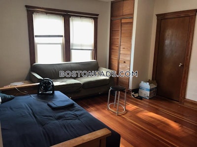 Medford Apartment for rent 3 Bedrooms 1 Bath  Tufts - $4,050